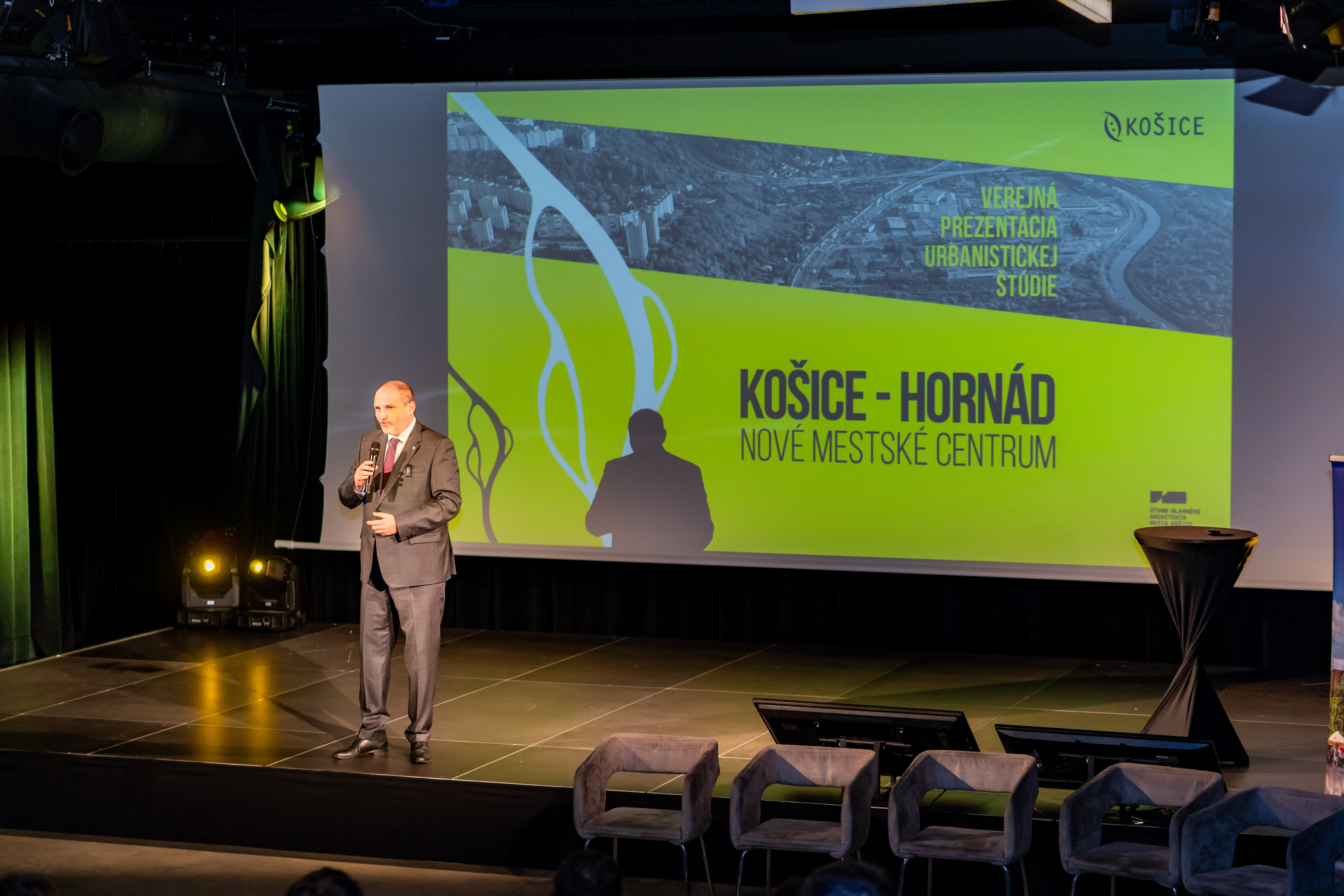 Verejna Prezentacia Nove mestske centrum Hornad - UHA-37